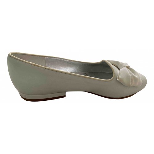 Pre-owned Carel Leather Ballet Flats In White