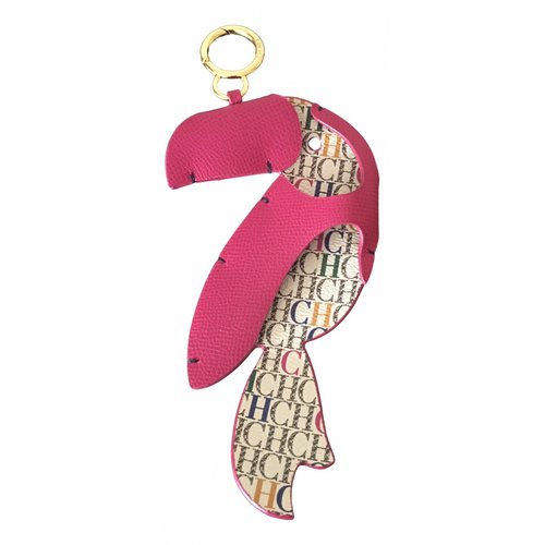 Pre-owned Carolina Herrera Leather Key Ring In Pink