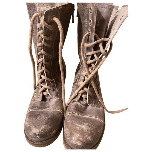 Pre-owned Divine Follie Leather Boots In Silver