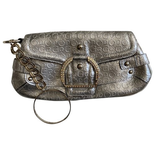 Pre-owned Guess Clutch Bag In Silver