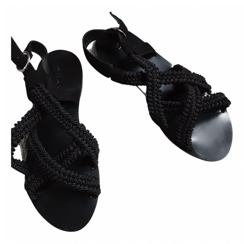 Pre-owned Anaki Leather Sandals In Black