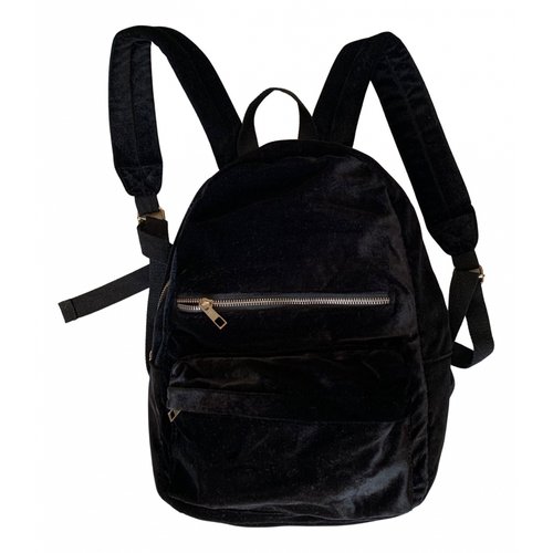 bershka faux leather backpack The Noami - Koko Our designers hand selected the leather on this backpack for its buttery feel and enduring qualities that ensure itll only get softer and better with every wear Leather Backpack - Custom made