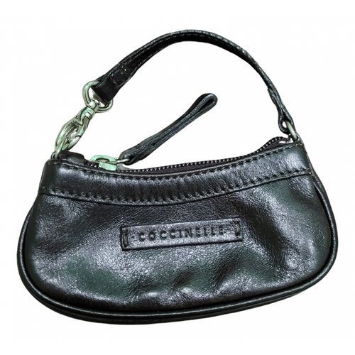 Pre-owned Coccinelle Leather Purse In Black