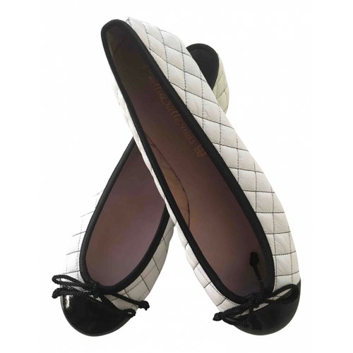 Pre-owned Pretty Ballerinas Leather Ballet Flats In White