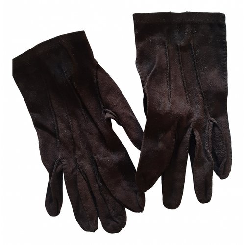 Pre-owned Chanel Gloves In Brown