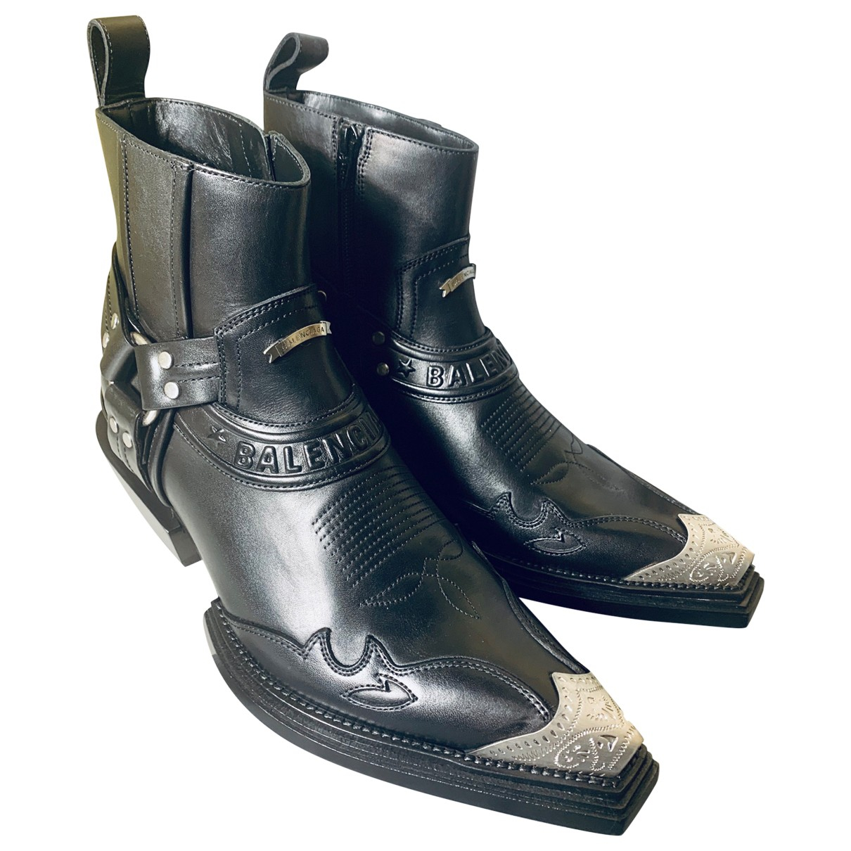 Pre-owned Balenciaga Leather Cowboy 