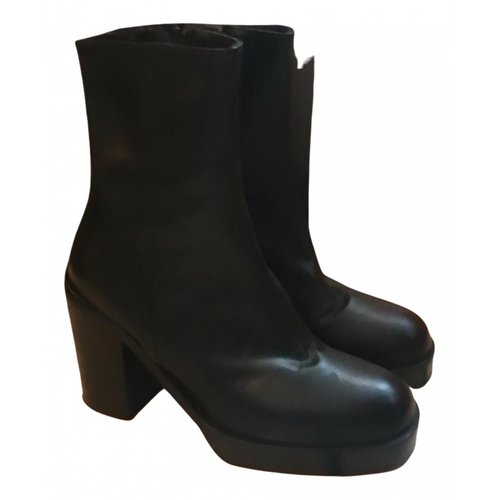 Pre-owned Poesie Veneziane Leather Ankle Boots In Black