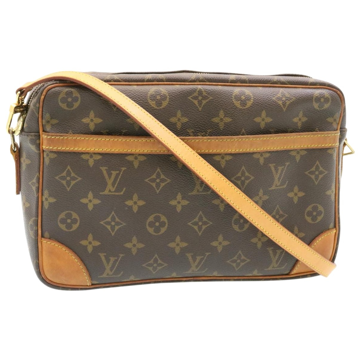Louis Vuitton Việt Nam - Giá Ba lô du lịch Louis Vuitton Chính Hãng |  Khuyến Mãi Tháng 6/2022