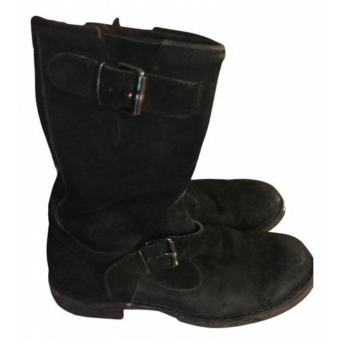Pre-owned Moma Boots In Black