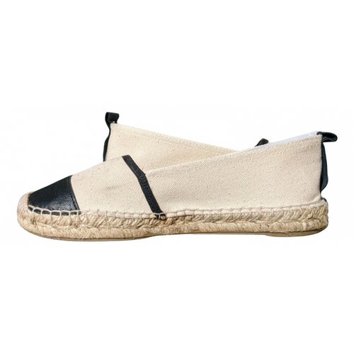 Pre-owned Kurt Geiger Cloth Espadrilles In White