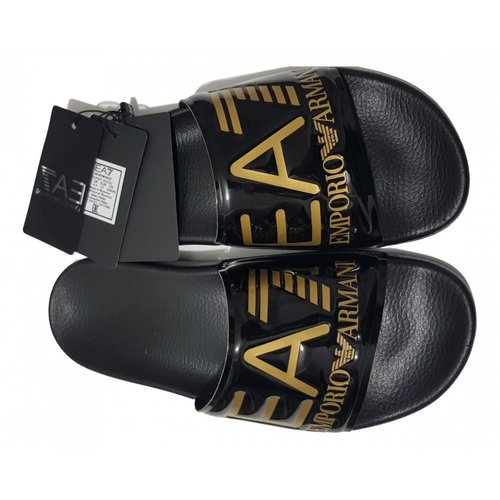 Pre-owned Emporio Armani Patent Leather Flip Flops In Black