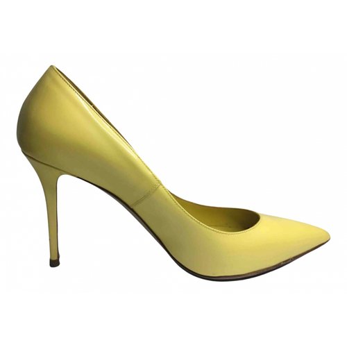 Pre-owned Le Silla Patent Leather Heels In Yellow