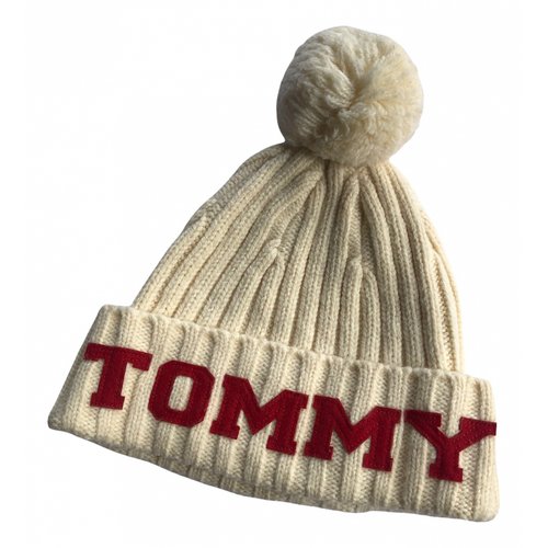 Pre-owned Tommy Hilfiger Beanie In Multicolour
