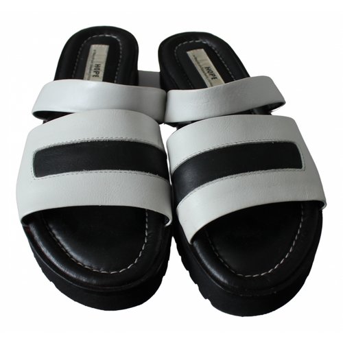 Pre-owned Hope Leather Sandal In Black