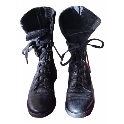 Pre-owned Diane Von Furstenberg Leather Snow Boots In Black
