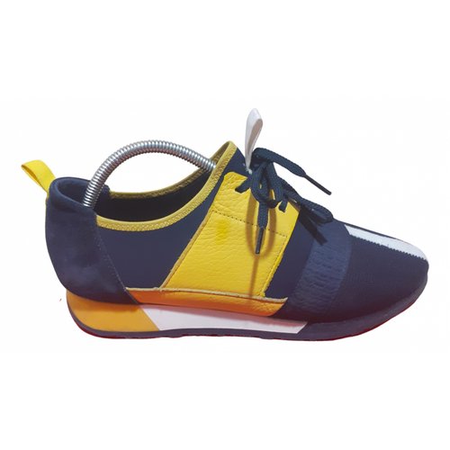 Pre-owned Carolina Herrera Cloth Low Trainers In Yellow