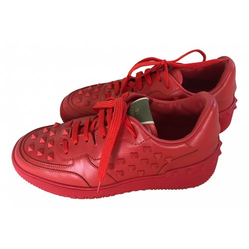 Pre-owned Valentino Garavani Rockstud Leather Low Trainers In Red