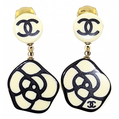 Pre-owned Chanel Camélia Earrings In White
