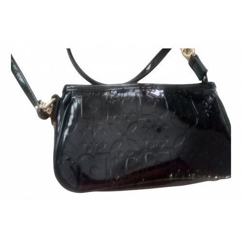 Pre-owned Liujo Patent Leather Crossbody Bag In Black