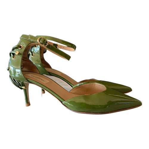 Pre-owned Valentino Garavani Patent Leather Heels In Green