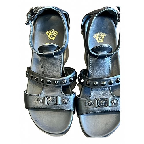 Pre-owned Versace Leather Sandals In Black