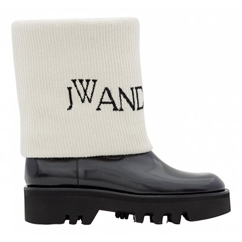 Pre-owned Jw Anderson Leather Ankle Boots In Black