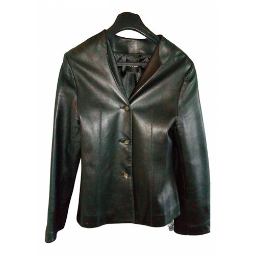 Pre-owned Meteo Leather Short Vest In Black