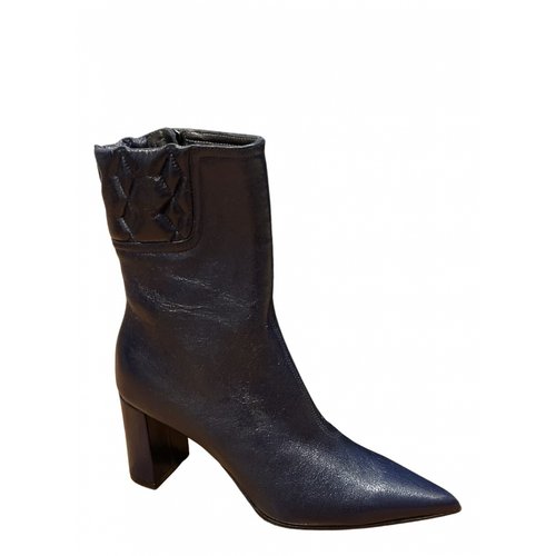Pre-owned Dorothee Schumacher Leather Ankle Boots In Navy
