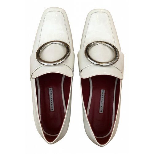 Pre-owned Dorateymur Patent Leather Flats In White