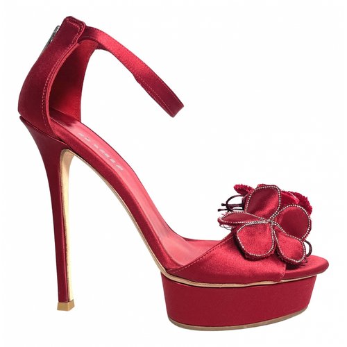 Pre-owned Le Silla Cloth Sandals In Red