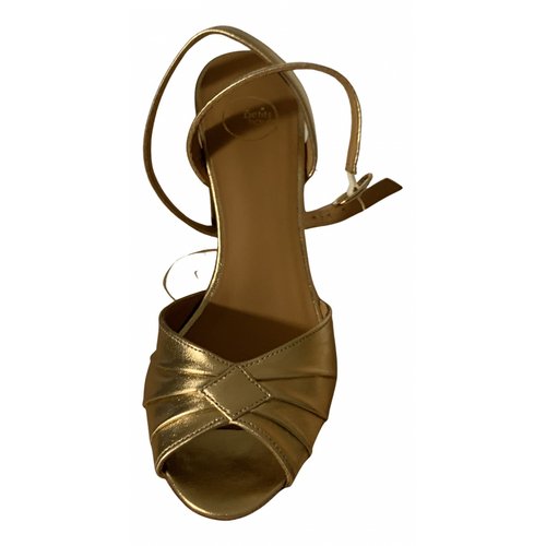 Pre-owned Des Petits Hauts Leather Sandal In Gold
