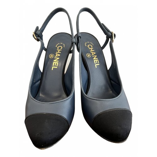 Pre-owned Chanel Leather Sandals In Navy