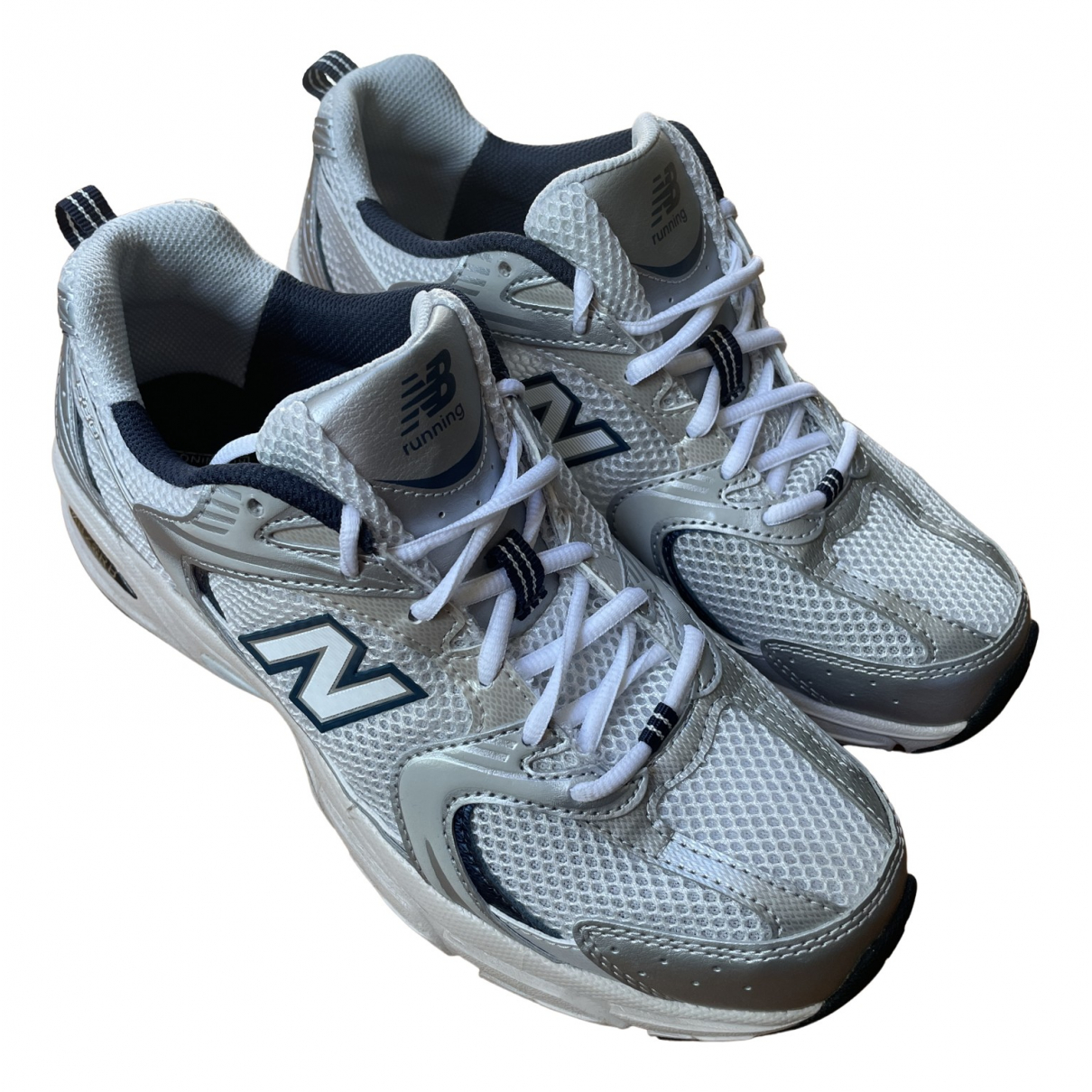 Balance 530 Cloth Trainers In White 