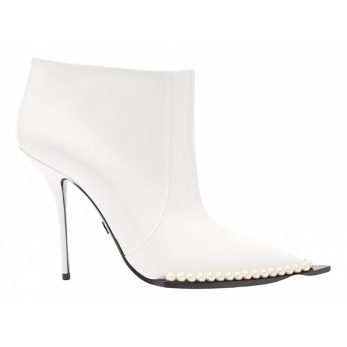 Pre-owned Dolce & Gabbana Leather Ankle Boots In White