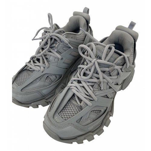 pre owned balenciaga triple s