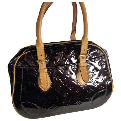 Pre-owned Louis Vuitton Bowly Patent Leather Handbag In Purple