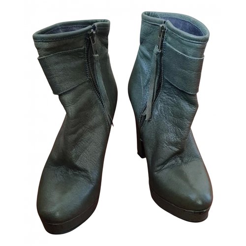 Pre-owned Alysi Leather Ankle Boots In Green