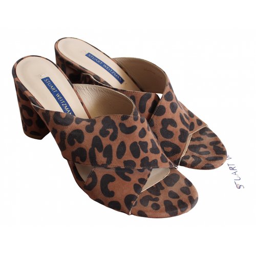 Pre-owned Stuart Weitzman Mules In Brown