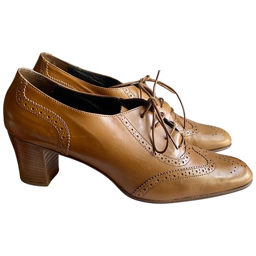 Pre-owned Carel Leather Lace Ups In Camel