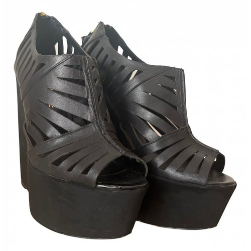 Pre-owned Office London Leather Sandals In Black