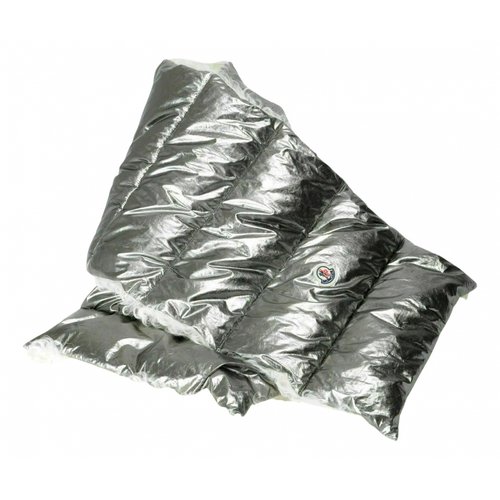 Pre-owned Moncler Scarf In Silver