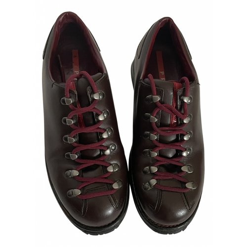 Pre-owned Prada Leather Low Trainers In Burgundy
