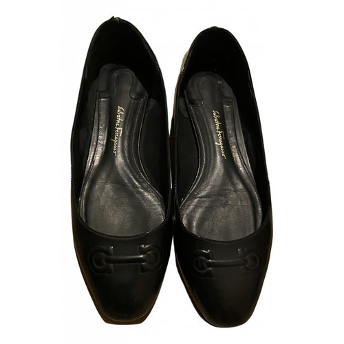 Pre-owned Ferragamo Leather Ballet Flats In Black