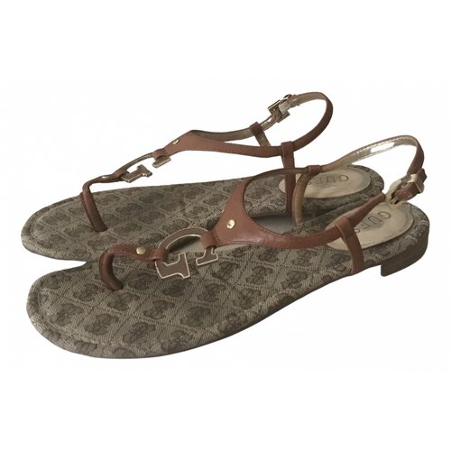 Pre-owned Guess Leather Sandal In Brown