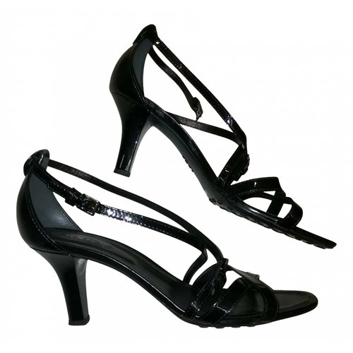Pre-owned Tod's Patent Leather Sandals In Black