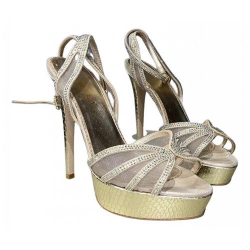 Pre-owned Le Silla Leather Sandal In Gold