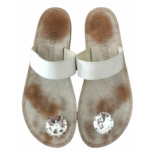 Pre-owned Pedro Garcia Leather Flip Flops In White