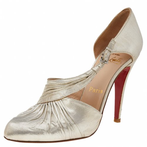Pre-owned Christian Louboutin Cloth Flats In Gold