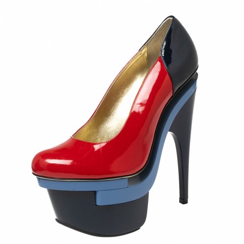 Pre-owned Versace Patent Leather Flats In Red