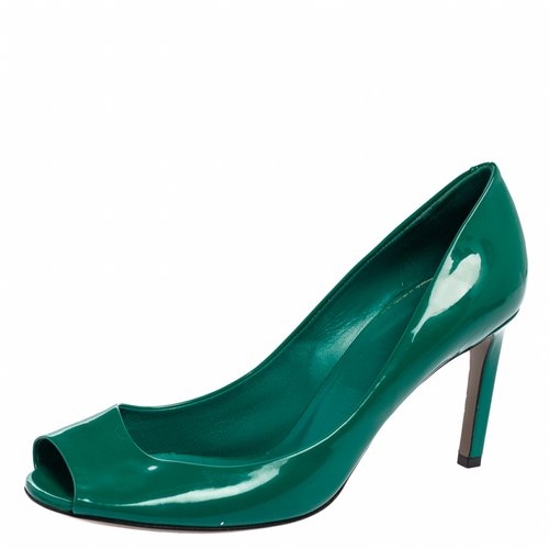 Pre-owned Gucci Patent Leather Flats In Green